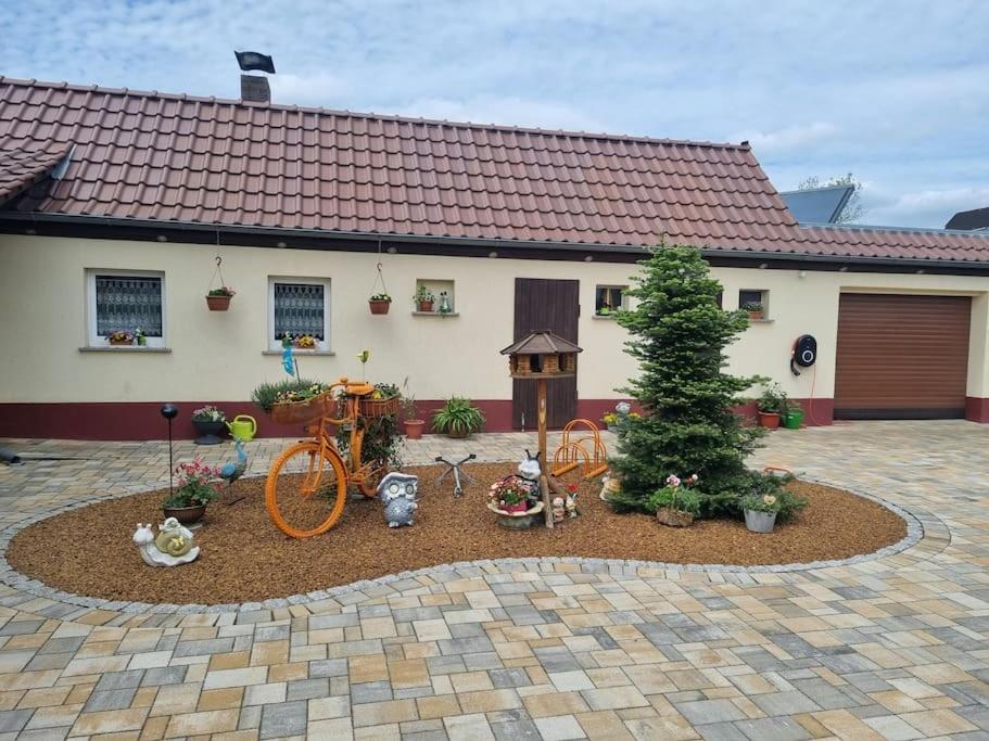 Ferienwohnung *Zur Weinbergstrasse* Lauta Exterior photo